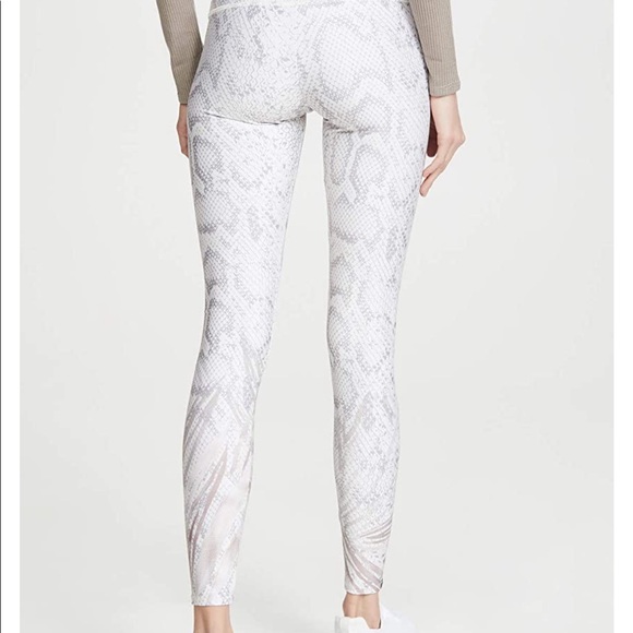 Onzie Python White Snakeskin Leggings - Picture 7 of 16